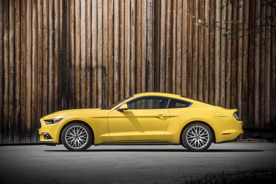  Ford Mustang GT Fastback 2015 года  (EU) (фото 17 из 37)